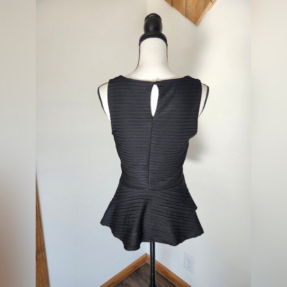 Bisou Bisou Black Textured Peplum Sleeveless Shirt - Picture 3 of 4